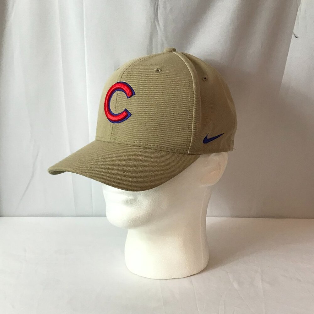 Nike Chicago Cubs Curved Bill Adjustable Back Activewear Athletic Sport Cut Hat